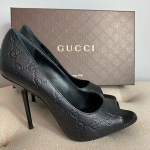 GUCCI embossed classic black open toe pumps sz 38